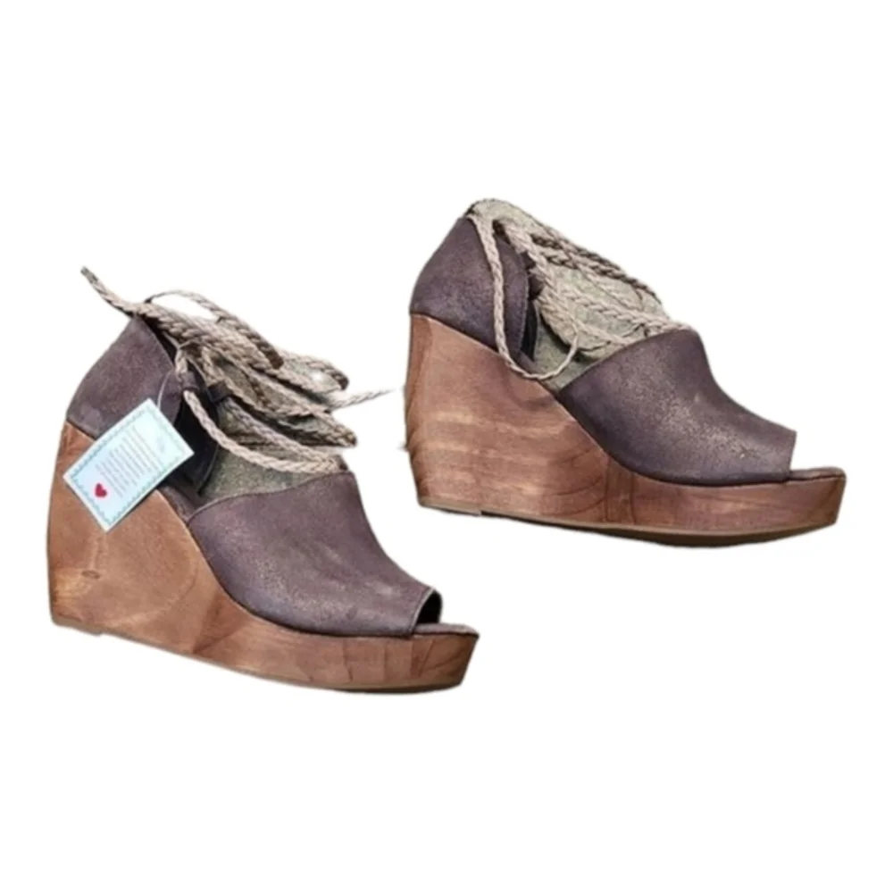 Very Volatile Platform Wooden Wedge Bronze Leather Gladiator Sandals Size 8 New!